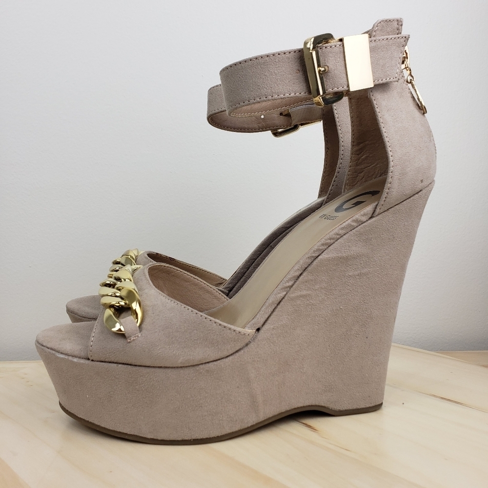 Guess Platform Wedge Heel Shoes Size 8.5M Ankle Strap Sandals Y2K Beige Gold - Picture 2 of 14